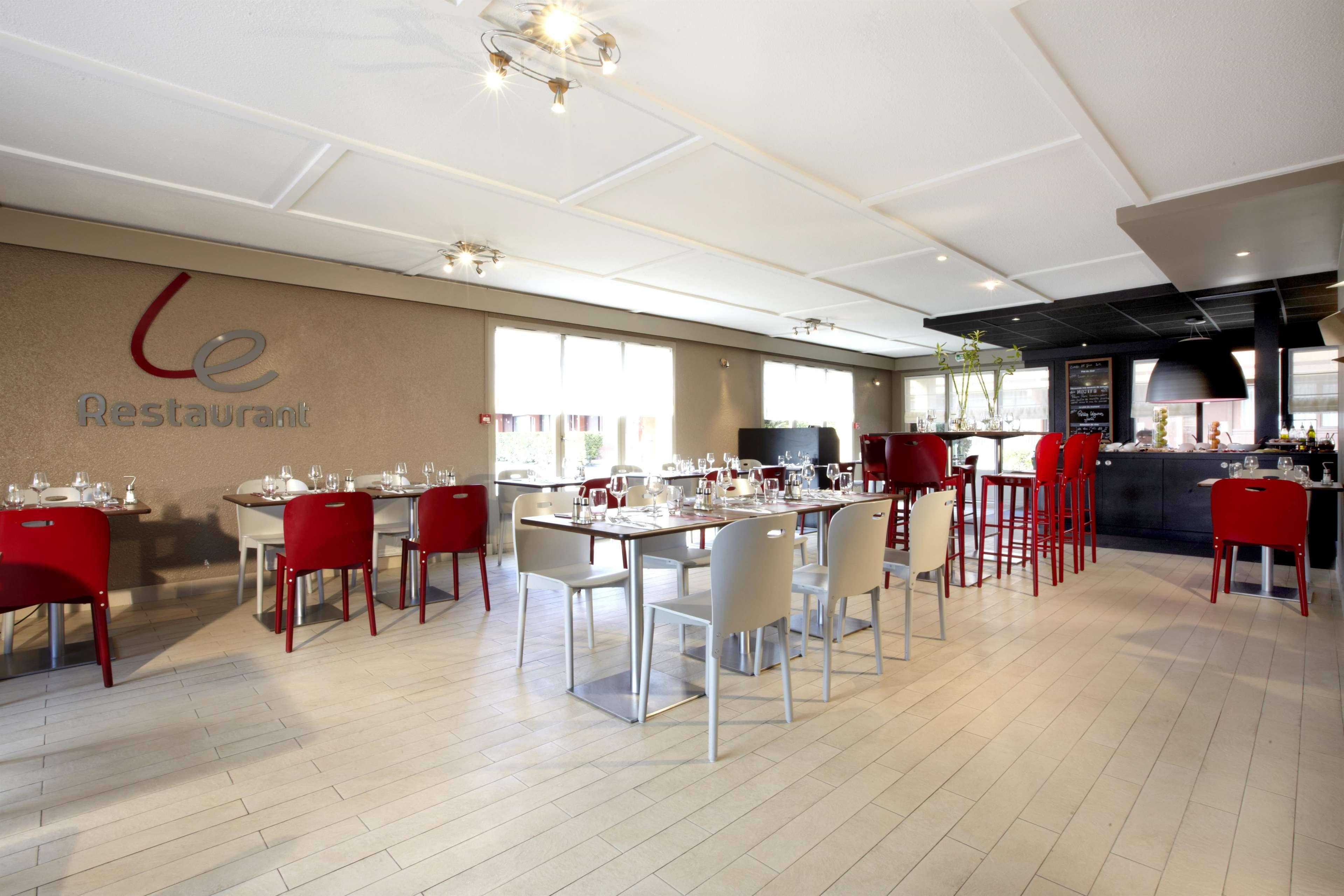 Campanile Calais Hotell Restaurang bild