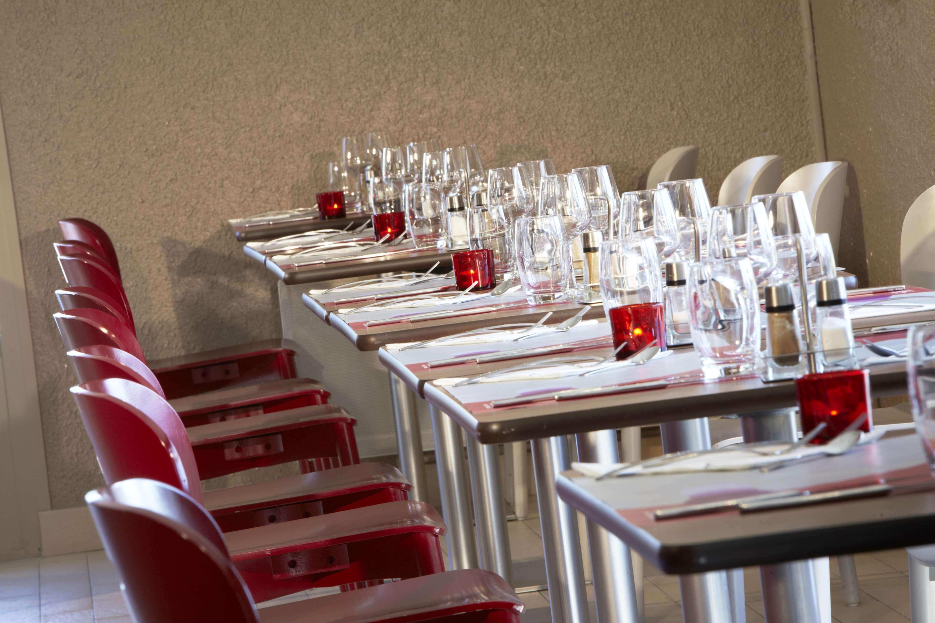 Campanile Calais Hotell Restaurang bild