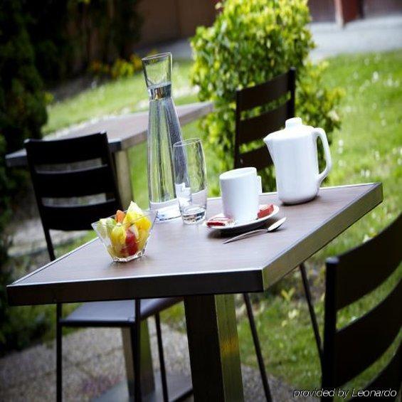 Campanile Calais Hotell Restaurang bild